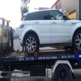 Cứu hộ ô tô quận Long Biên, cứu hộ lốp, cứu hộ ắc quy 24/24